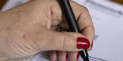 In Schwyz reduzieren 2026 sieben Gemeinden und zwei Bezirke ihre Steuerfüsse. (Symbolbild)