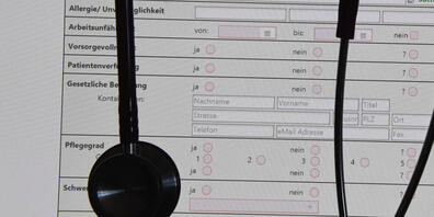 Unterlagen von Patientinnen und Patienten können sensible Daten enthalten, die erst nach dem Tod der Betroffenen öffentlich zugänglich sein sollen. (Archivaufnahme)