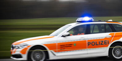 Die St. Galler Kantonspolizei musste wegen eines Brandes in Bütschwil ausrücken. Nun laufen Abklärungen, ob es sich um Brandstiftung handelt. (Archivbild)