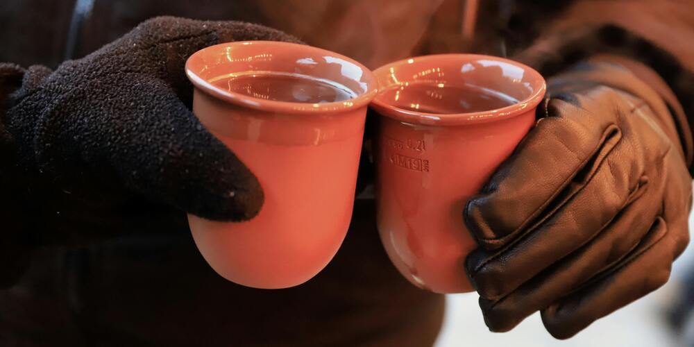 Aufs neue Jahr: Der Stadtrat und der Verkehrsverein Altstätten laden herzlich zur Neujahrsbegrüssung bei Glühwein und Punsch im Garten des Museums Prestegg ein. 