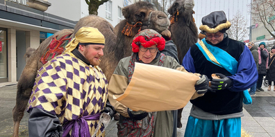 Die Heiligen drei Könige mit ihren Kamelen waren einer der Höhepunkte der Weihnachtsreise Wil und zogen viele Besuchende n.