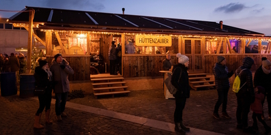 Rapperswil-Jonas Neujahrsapéro findet im stimmungsvollen Chalet Hüttenzauber auf dem Rapperswiler Fischmarktplatz statt.