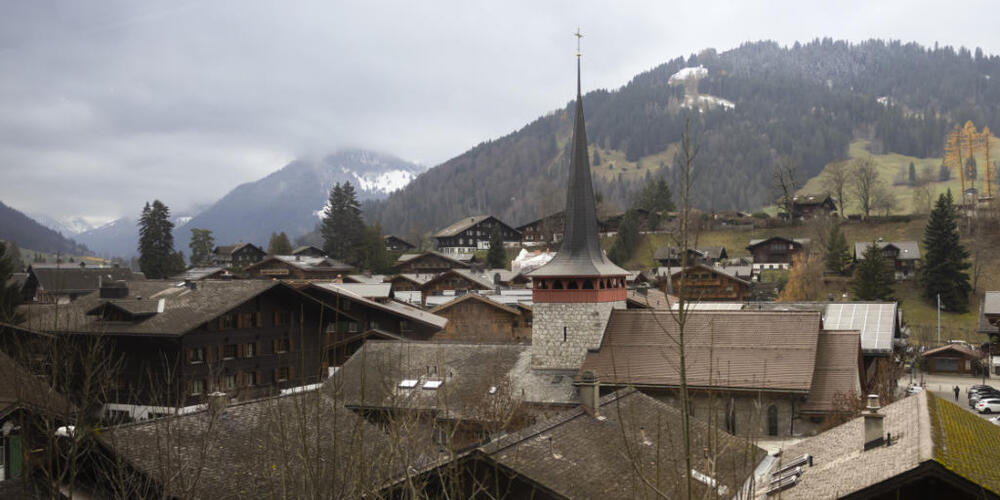 Ultima Capital besitzt unter anderem in Gstaad (Bild), Crans-Montana oder Genf Liegenschaften. (Archivaufnahme)