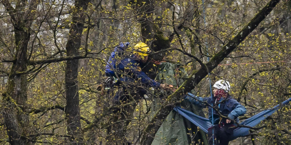 Die Kantonspolizei Zürich hatte die Kosten für ihren Einsatz den Besetzern eines Waldstücks in Rümlang überwälzt. Das Verwaltungsgericht sprach sich nun dagegen aus. (Archivbild)