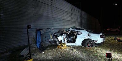 Am Auto entstand Totalschaden.