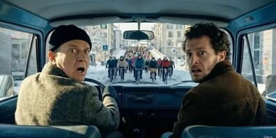 Es wird immer schlimmer: Harry und Marv geraten auf ihrem erfolglosen Beutezug durch Zürich in eine Velodemo.