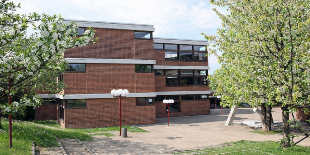 Die Schulanlage Buechwis in Benglen ist sanierungsbedürftig. (Archivbild)