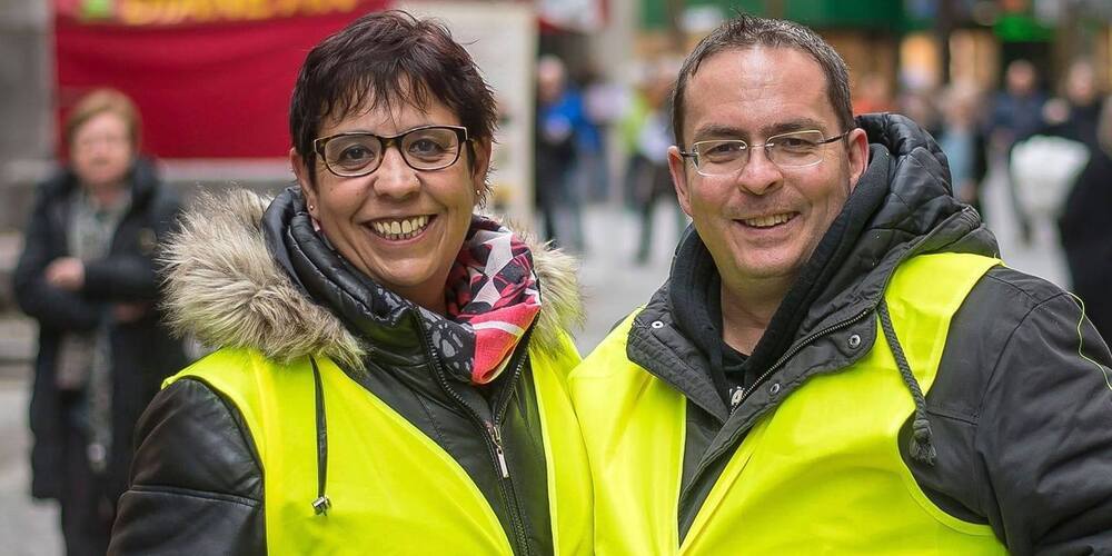 Die FASA-Aktivisten Beat Künzi und Yolanda Sandoval Künzi sind zwischen 10.30 und 16.30 Uhr präsent