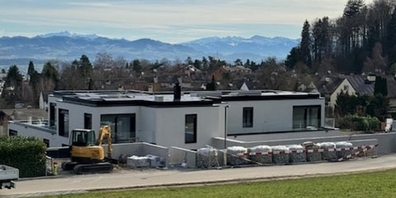 Schöner Wohnen - aber für welchen Preis? In Ebmatingen wird eine Dreieinhalb-Zimmer-Wohnung für über 5000 Franken Monatsmiete angeboten.