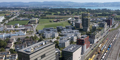 Eine Frau wurde in Rotkreuz ZG ausgeraubt. (Archivbild)