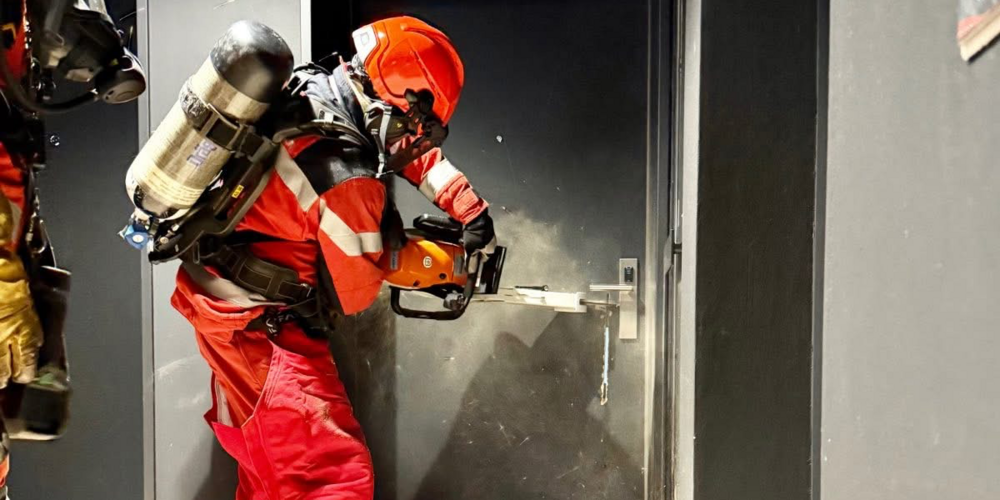 Einsatzkräfte der Feuerwehr Dübendorf – Wangen-Brüttisellen konnten das Feuer rasch unter Kontrolle bringen.