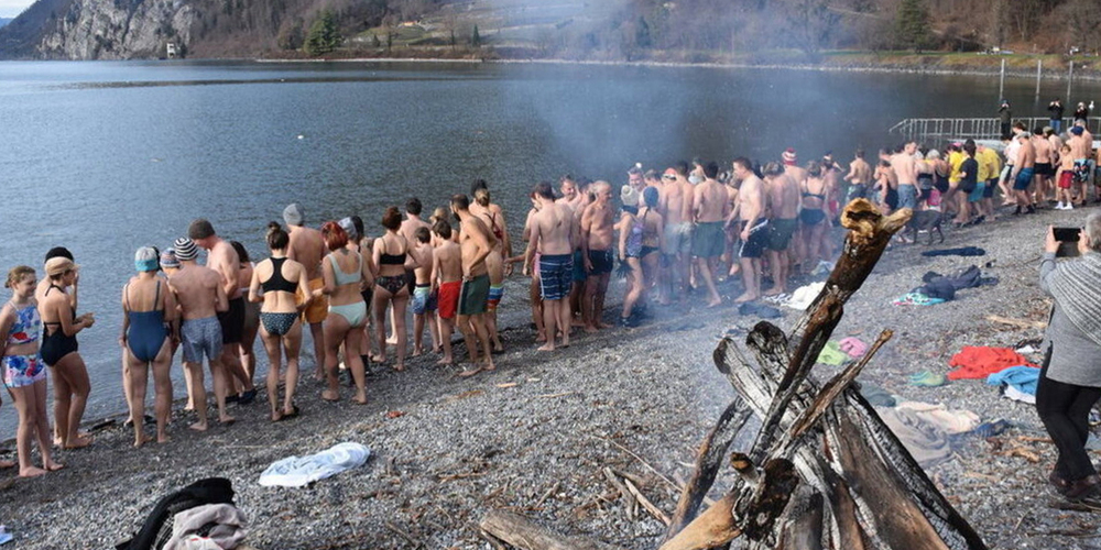 Auch im Winter möglich: Schwimmen im Walensee.