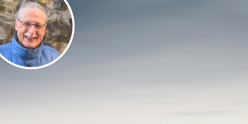 Im Dezember 2025 regierte laut Walter Berger (l.) das Wolkengrau durch Nebel oder Hochnebel.