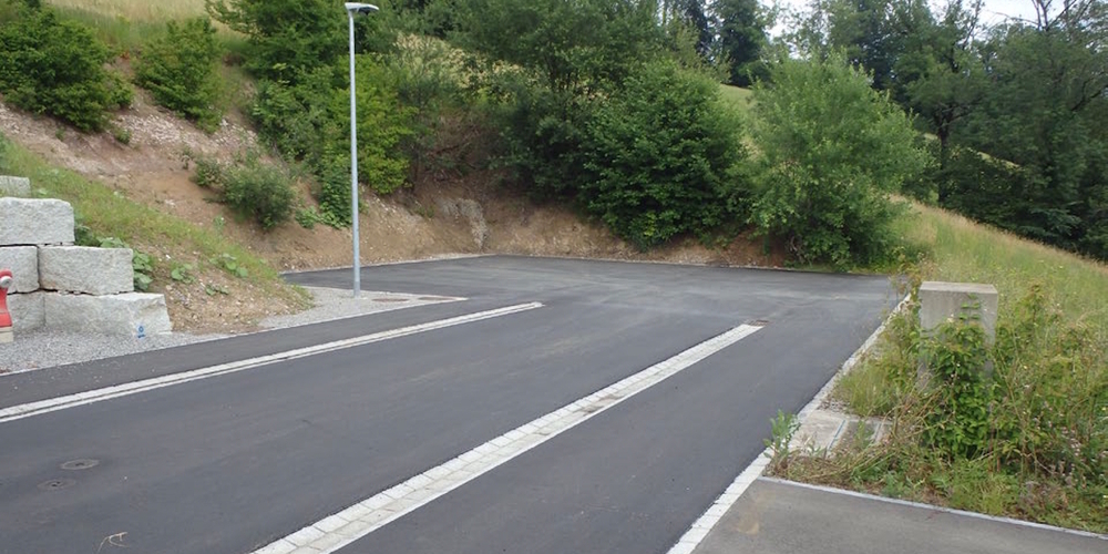 Der laut Teilstrassenplan Höhenstrasse anzupassende Wendeplatz Ost am Strassenende in Eschenbach.