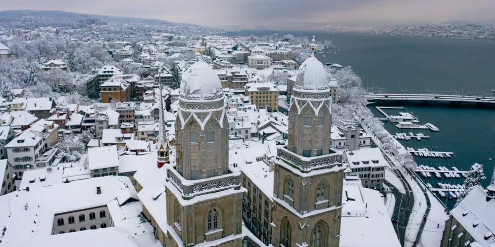 Doch noch Winter: In Zürich blieb der Schnee in der Nacht auf Samstag liegen.