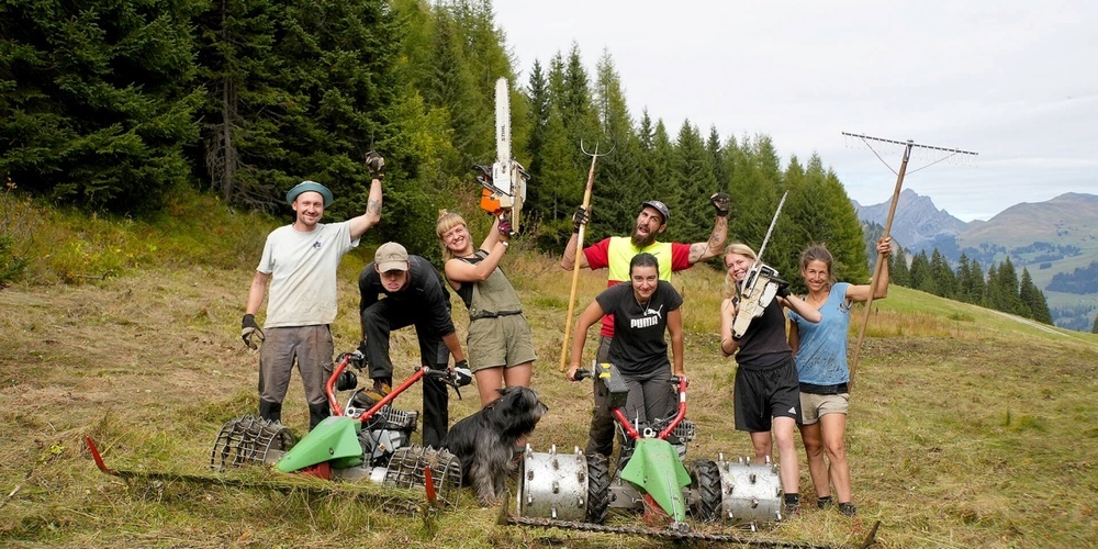 Power-Team mit Humor: Die «Pro Biotop»-Profis waren 13 Wochen lang im Einsatz. 