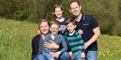Marlen, Till, Emilia, Julius und Roman Huber (v.l.)  geniessen die Familienzeit im Freien.