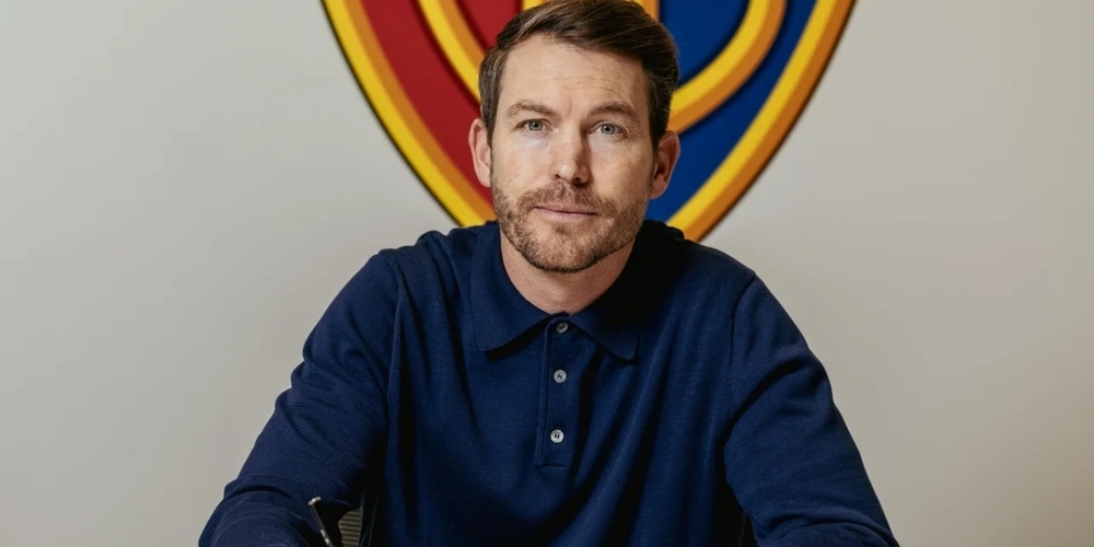 Lichtsteiner-bernimmt-beim-FCB