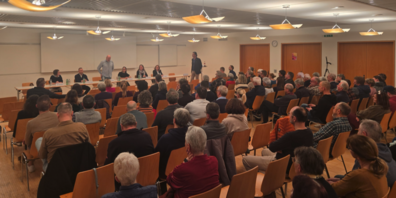 Grosses Interesse beim Wahlpodium in Weiach