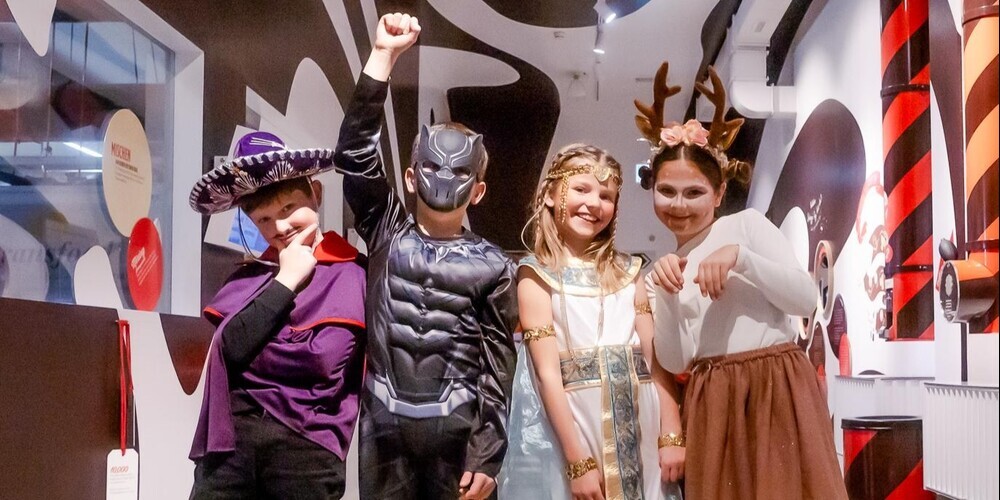 verkleidete-kinder-kommen-gratis-ins-chocolarium