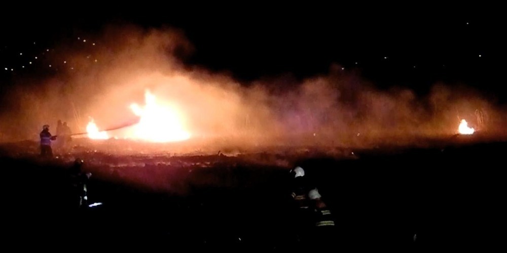 Sihlsee on fire - in Willerzell brannte gestern Abend der Schilfgürtel!