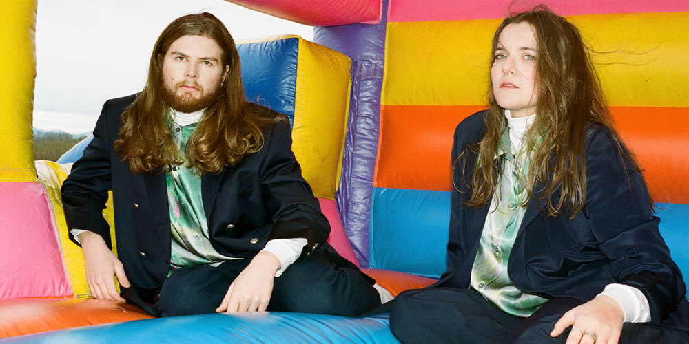 Mischgewebe veröffentlichen am 7. Mai das erste Album «Violet»