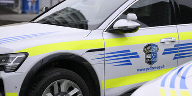 Die Kantonspolizei Aargau fahndet nach einem Mann, der in Stein einen Tankstellenshop überfallen hat. (Symbolbild)