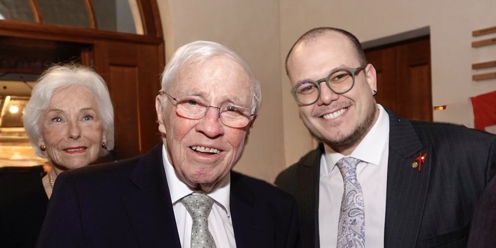 SVP-Doyen und Albisgüetli Redner-Legende alt Bundesrat Dr. Christoph Blocher (m.) mit Ehefrau Silvia (l.); Martin Dilla, SVP-Vorstand See-Gaster (r.) 