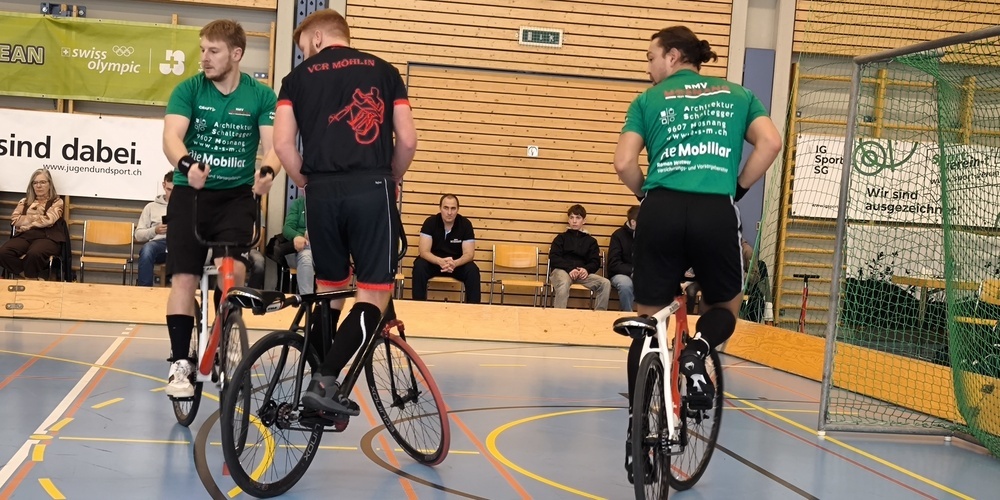 Mosnang 2 in der Defensive gegen Möhlin 1.