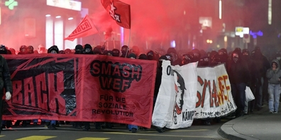 In den Strassen der Zürcher Innenstadt spielen sich am Montag teilweise wüste Szenen ab.