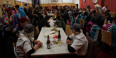 Die Mehrzweckhalle platzte aus allen Nähten.