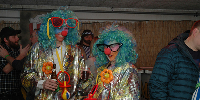 Allerlei Clowns trieben am kleinsten Maskenball ihren Schabernack. 