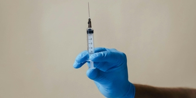 Die Mitte Kanton St.Gallen ist dem Entwurf für das neue Gesundheitsgesetz einverstanden, schlägt aber eine Streichung der Impfpflicht vor. (Symbolbild)