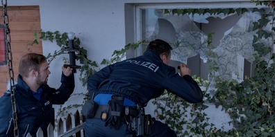 Bei einem der Einbrüche drangen die Täter laut Kantonspolizei St.Gallen gewaltsam via Küchenfenster in ein Haus ein. (Symbolbild)