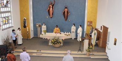 Pater Didier Mungilingi begrüsste die Festgemeinde zum Patrozinium Sankt Georg.