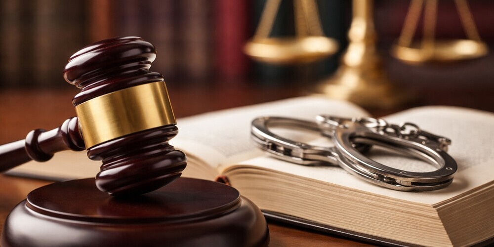 Roos-muss-ins-Gef-ngnis