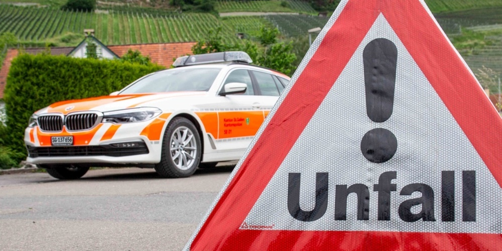 Die Reanimation des verunfallten Mannes musste am Ende erfolglos abgebrochen werden. (Symbolbild)