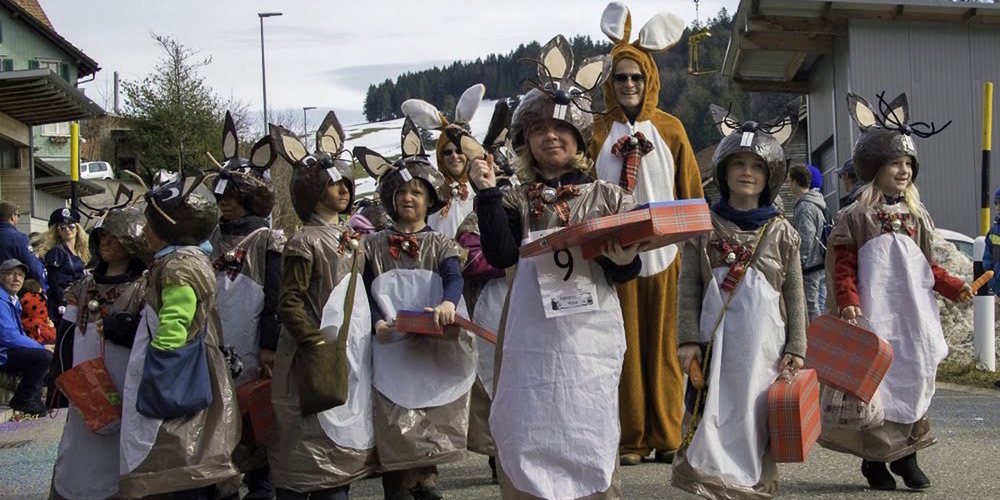 Auch 2026 findet ein Kinderfasnachtsumzug durch das Dorf Walde statt. (Archivbild)