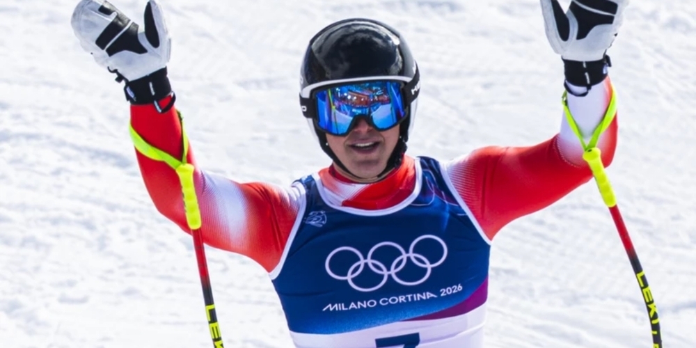 Der dreifache von Allmen: Franjo reitet in Bormio auf einer goldenen Welle.