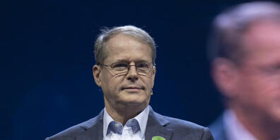 Christian Schmid, CEO der St.Galler Kantonalbank, spricht über fehlende Impulse für die Ostschweizer Industrie, Pensionskassen, deutsche Kunden und KI.