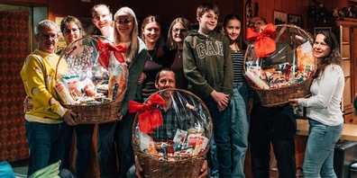 Gruppenbild der Gewinnerinnen und Gewinner der Familienwertung beim Clubrennen des Skiclubs Schänis.