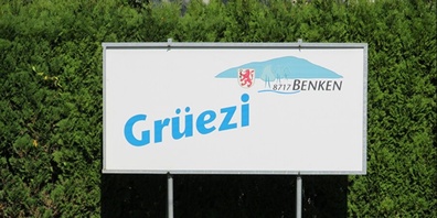 Die bisherigen Ortseingangstafeln in Benken sollen durch digitale Anzeigen ersetzt werden.