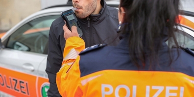 Die Spritztour kommt den Maler teuer zu stehen.