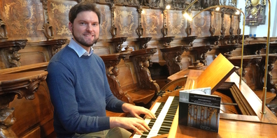 Christoph Schönfelder an der barocken Chororgel.