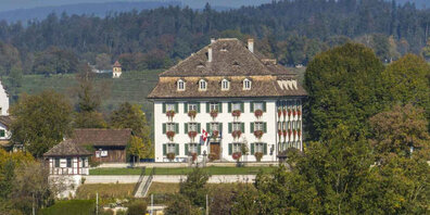 Das Gemeindehaus von Grüningen ZH